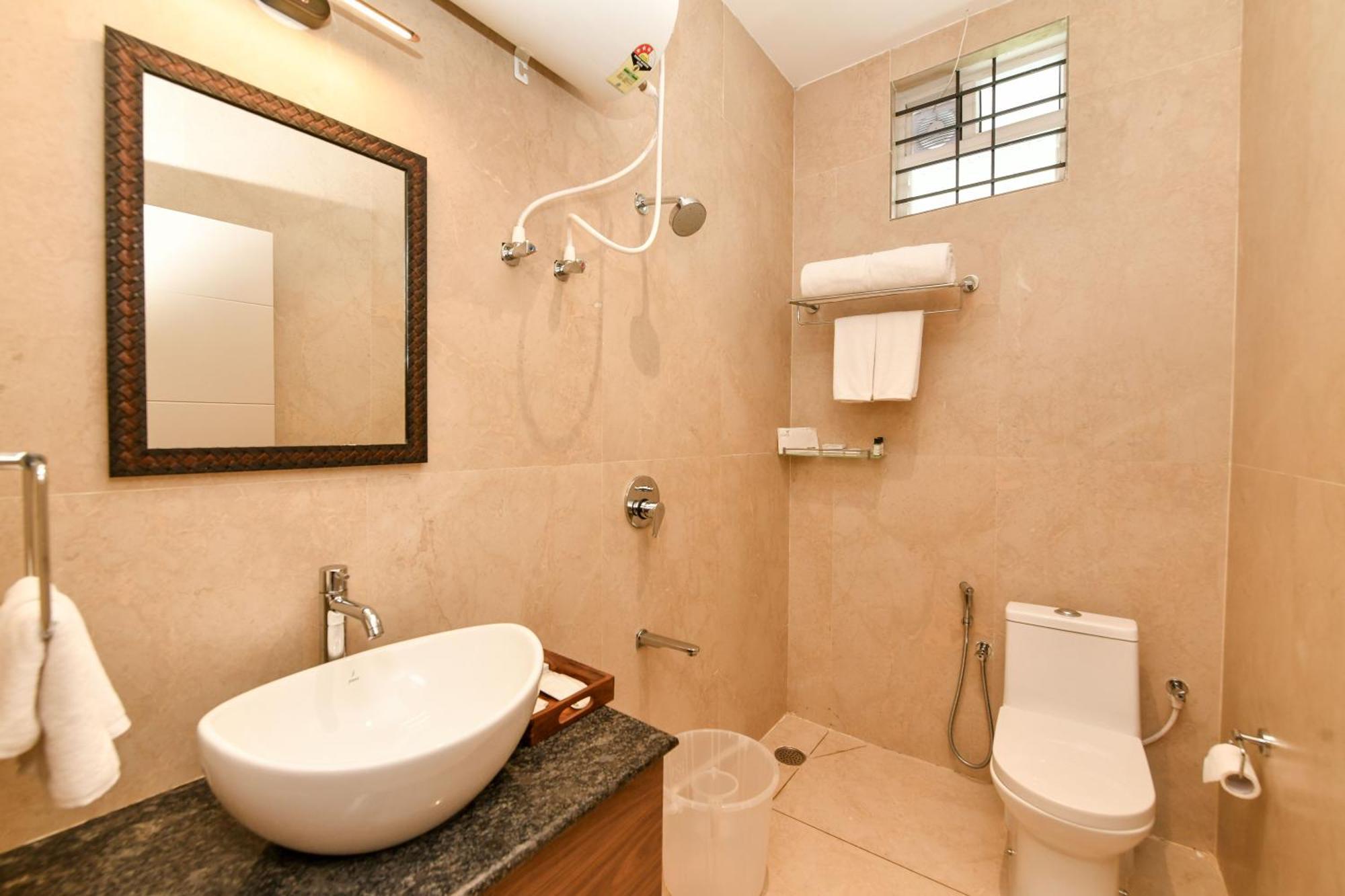 Inventree Aranya Resort & Spa มาดิเครี ภายนอก รูปภาพ